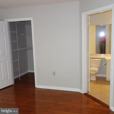 4916 Stone Shop Cir, Owings Mills, MD 21117 - photo 2