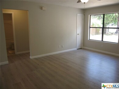 909 N Bishop St, San Marcos, TX 78666 - photo 6