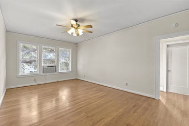 436 Westmoreland St unit 6, Houston, TX 77006 - photo 2