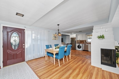 24 Pinewood Dr, Framingham, MA 01701 - photo 5