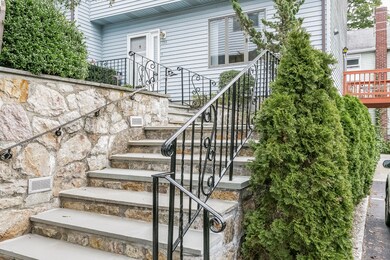 004-79A PemberwickRdGreenwichCT_Front_Vi