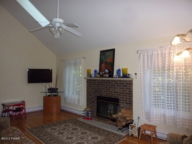 124 Penn Ct, Dingmans Ferry, PA 18328 - photo 5