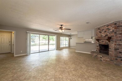 7403 Tall Pines Dr, Houston, TX 77088 - photo 4