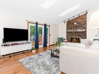 1312 Cortland Dr unit 6, Naperville, IL 60565 - photo 2