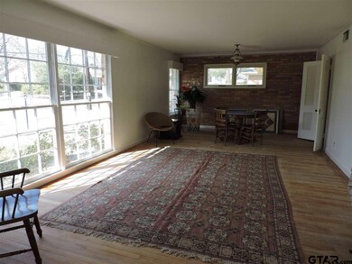 2310 Pollard Dr, Tyler, TX 75701 - photo 6