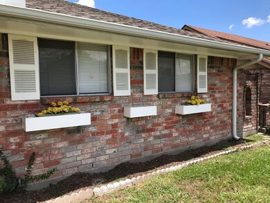 1906 Twinbrooke Dr, Houston, TX 77088 - photo 2