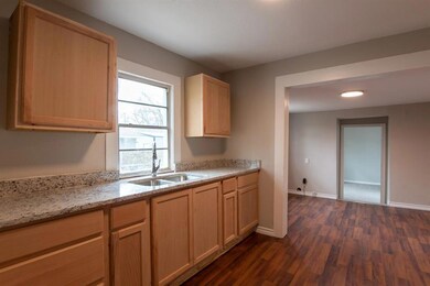 712 W 7th St, Bonham, TX 75418 - photo 3