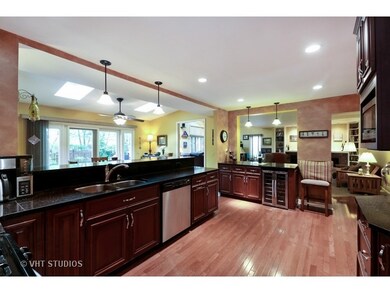 310 Devlin Ct, Naperville, IL 60565 - photo 5