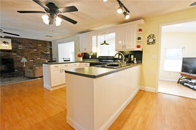 49 Estrell Dr, Riverside, RI 02915 - photo 6