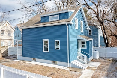 11 Carpenter Ct, Springfield, MA 01109 - photo 3