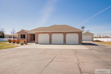 1060 W Fir St, Shelley, ID 83274 - photo 4