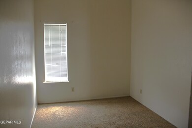 10644 Cuatro Vistas Dr unit D, El Paso, TX 79935 - photo 4