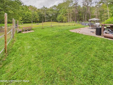 218 Spruce Run Dr, Dingmans Ferry, PA 18328 - photo 2