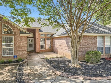 933 W Redbud Dr, Hurst, TX 76053 - photo 5