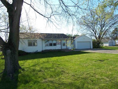 5114 S Driftwood Dr, Janesville, WI 53546 - photo 3