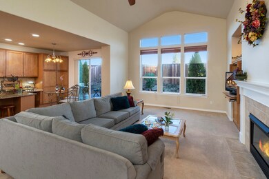 19541 Salmonberry Ct, Bend, OR 97702 - photo 4