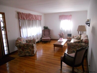 11 Horton Ave, Troy, NY 12180 - photo 4