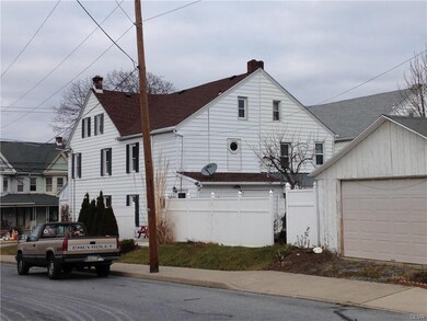 750 Chestnut St, Emmaus, PA 18049 - photo 2