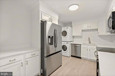 Westlake Towers unit 411, Bethesda, MD 20817 - photo 5