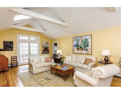 140 Vine St, Chestnut Hill, MA 02467 - photo 3