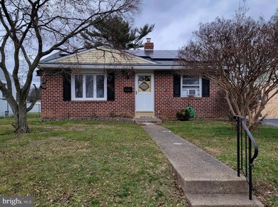 621 Glencroft Cir, Folcroft, PA 19032 - photo 2