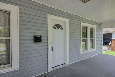 215 W Symmes Street, Norman   Outside Entrance