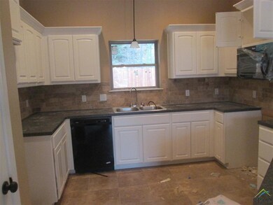 5028 Shiloh Ridge Dr, Tyler, TX 75703 - photo 2