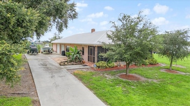 1121 River Rd, Moore Haven, FL 33471 - photo 2