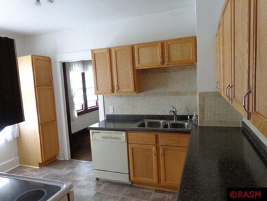 415 415 N 6th St, New Ulm, MN 56073 - photo 4