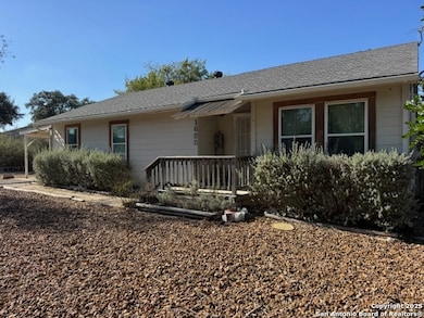 1635 Lakeview Dr, Canyon Lake, TX 78133 - photo 2