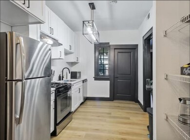 4717 Gaston Ave unit 19b, Dallas, TX 75246 - photo 4