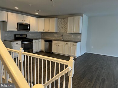 3007 Cloverdale Ave unit M134-U, Pennsburg, PA 18073 - photo 5