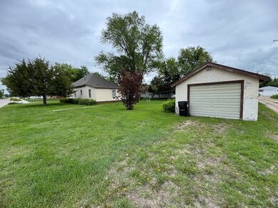 302 S Williams St, Atkinson, NE 68713 - photo 3