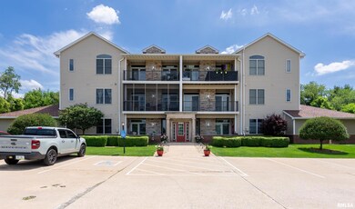 1871 Stone Gate Cir unit 11, Davenport, IA 52807 - photo 2