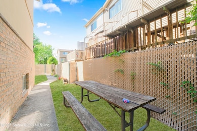 77 Wainwright Ave, Staten Island, NY 10312 - photo 4