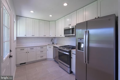 302 Milfan Dr, Capitol Heights, MD 20743 - photo 4