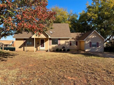 714 N 5th St, Weatherford, OK 73096 - photo 2