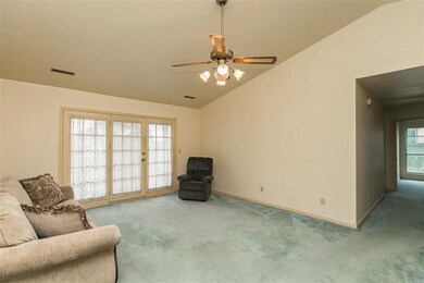 3608 Foxborough Terrace NE unit C, Cedar Rapids, IA 52402 - photo 3