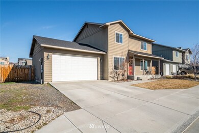 2581 3rd St NE, East Wenatchee, WA 98802 - photo 2