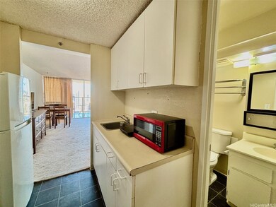 445 Seaside Ave unit 3916, Honolulu, HI 96815 - photo 4
