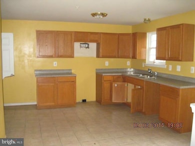 7017 E Chesapeake St, Hyattsville, MD 20785 - photo 4