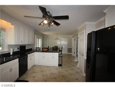 Kitchen - Vinyl floor covering, vinyl window over 
