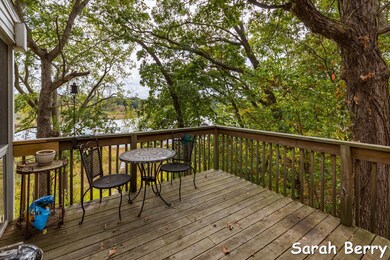 1916 Oak Cliff Dr-11