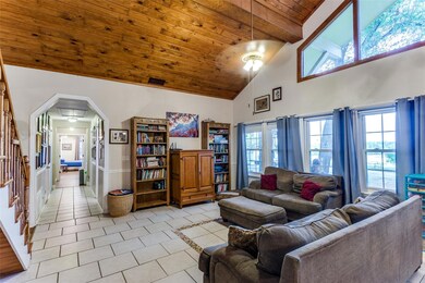 6313 Tucker Dr, Weatherford, TX 76085 - photo 5