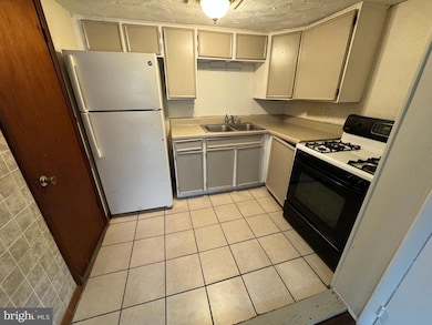 41 Baltimore St, Glen Rock, PA 17327 - photo 2