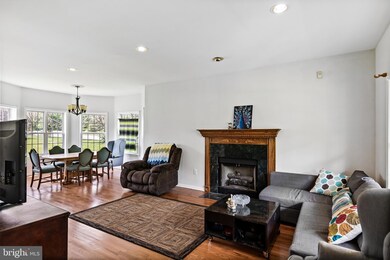 1 Kings Ct, Columbus, NJ 08022 - photo 7