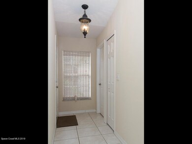 965 S Easy St Sebastian FL-007-013-Foyer