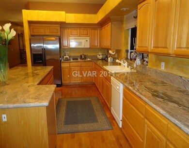 Kitchen. Granite countertops
