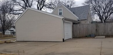 1900 Chandler St SW, Cedar Rapids, IA 52404 - photo 3