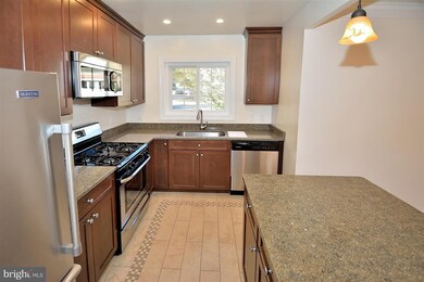 3351 Martha Custis Dr unit 825-3351, Alexandria, VA 22302 - photo 7